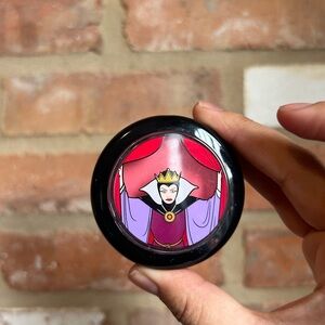 MAC Venmous Villians Bite of An Apple blush